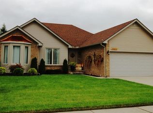 18413 Hearthside Ln, Clinton Township, MI 48038