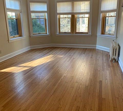 4th image of 2440 W Greenleaf Ave Unit 1