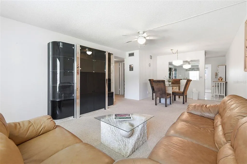 2 bed, 2.0 bath, 1100 sqft, $1,600 — Photo 4