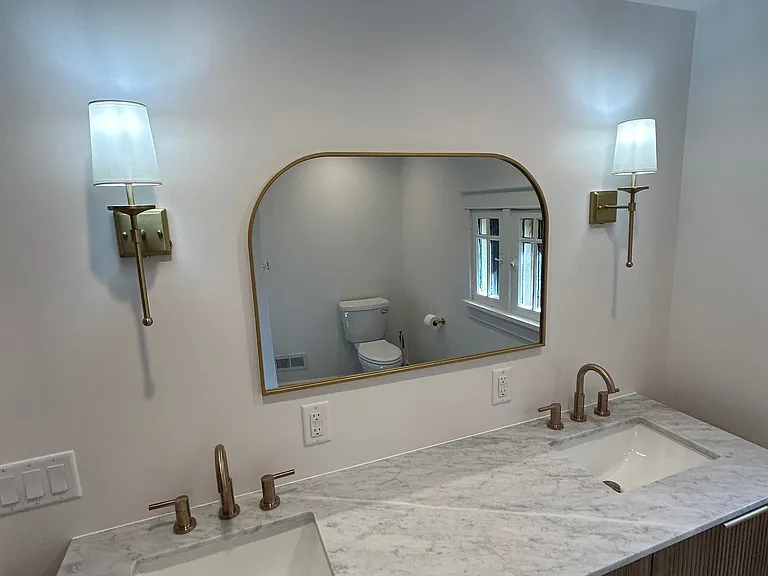 315 W 3rd St — Photo 14
