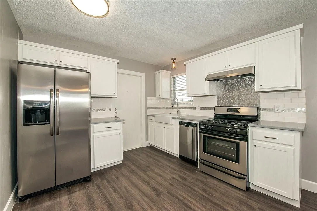 1 bed, 1.0 bath, 1366 sqft, $1,245 — Photo 3