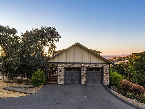 4th image of 6055 Hyland Way