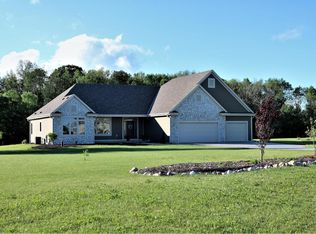 2261 Candle Light Ct, Richfield, WI 53076