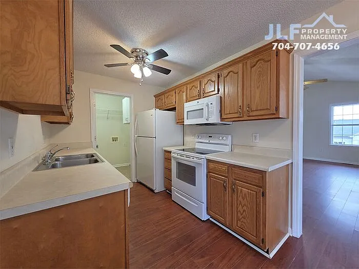 1645 Bernard Ave — Photo 4