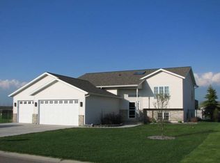 1002 12th Dr NW, Perham, MN 56573