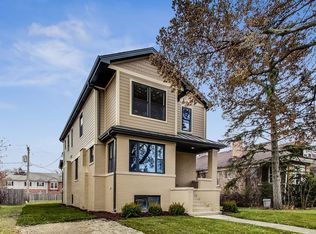 569 S Hillside Ave, Elmhurst, IL 60126