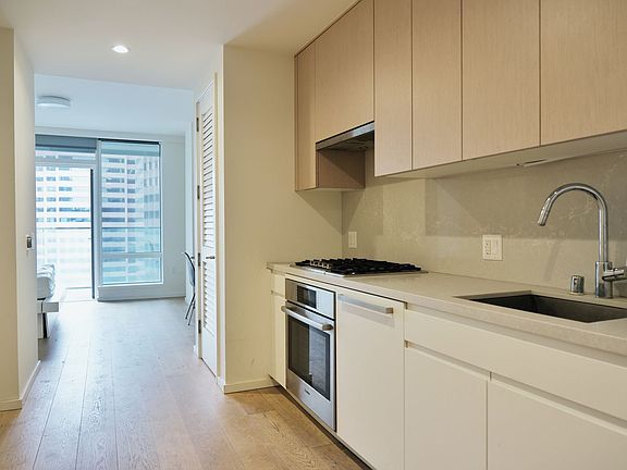 4th image of 877 S Francisco St #1723