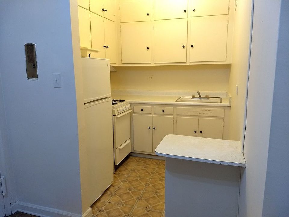 2nd image of 1770 E 14th St APT 4A