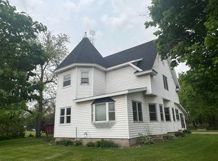 101 West St, Blue River, WI 53518