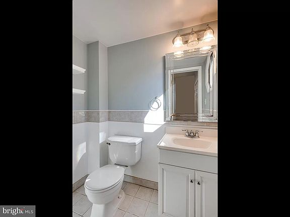 5th image of 232 Carlyn Ct
