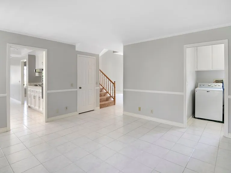 24241 Tama Ln — Photo 11
