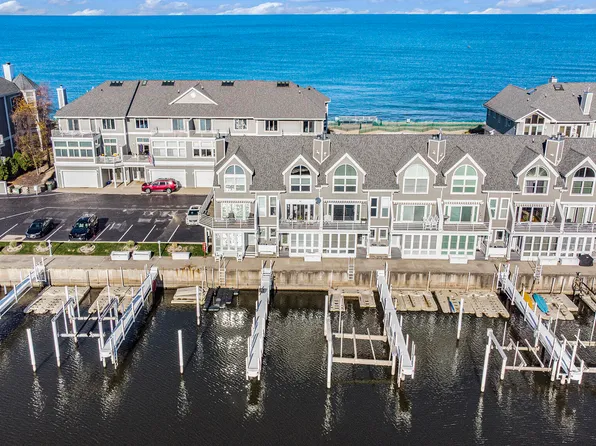 409 Lake Dr Suite 10, New Buffalo, MI 49117