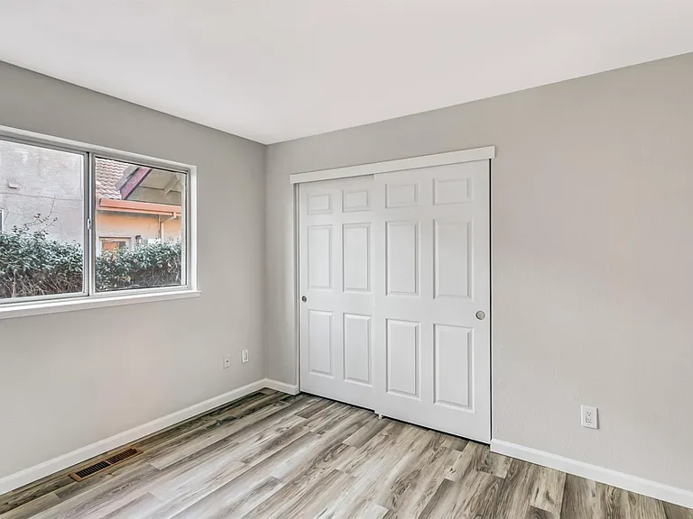 318 Village Cir — Photo 12