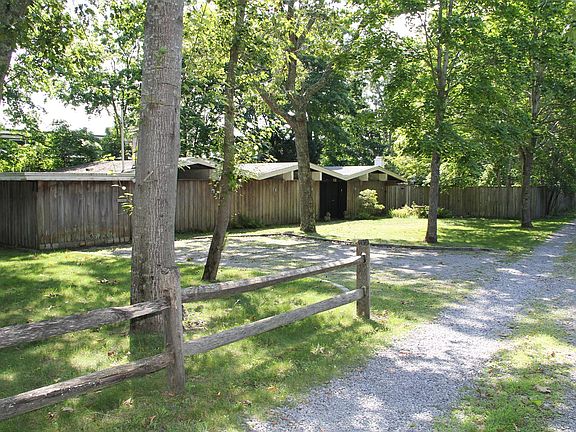 4th image of 4 Little Pine Ln