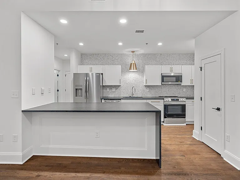 310 Arlington Ave #219 — Photo 3