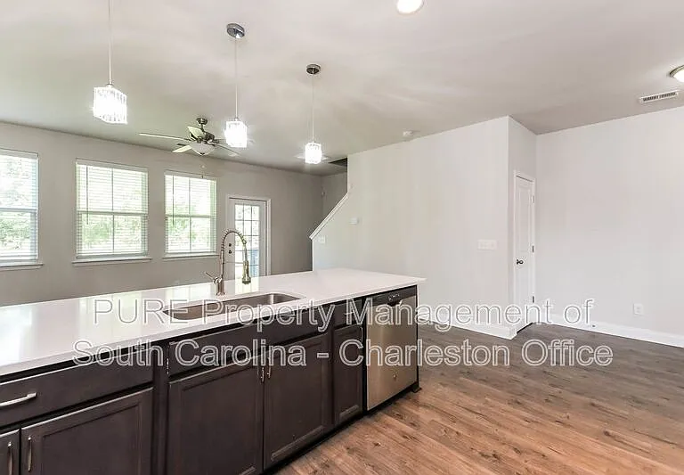 7833 Montview Rd — Photo 4