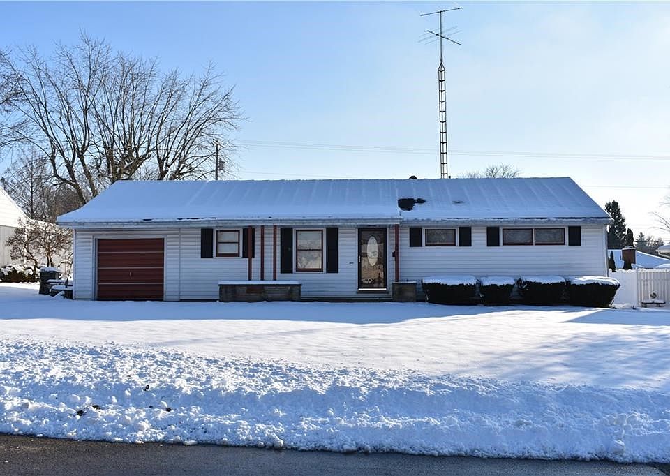 1st image of 869 Crescent Dr