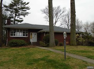 483 Grandview Ter, Leonia, NJ 07605