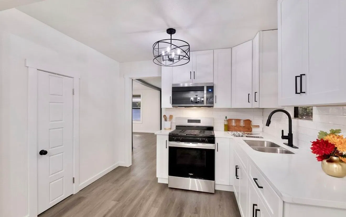 3 bed, 1316 sqft, $1,650 — Photo 2