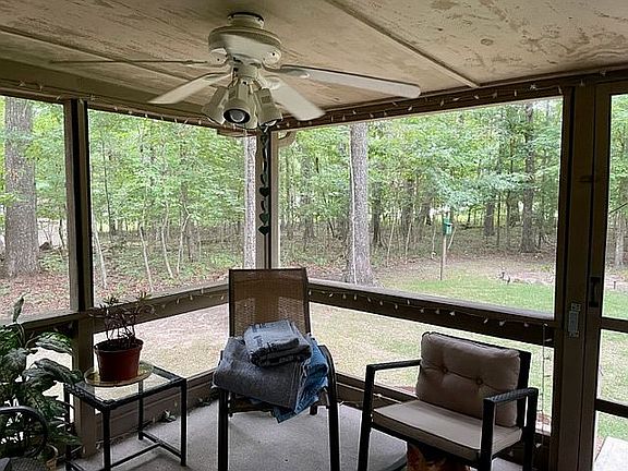 5th image of 117 Camelot Ln