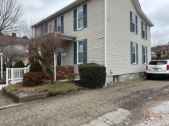 2nd image of 1512 Main St