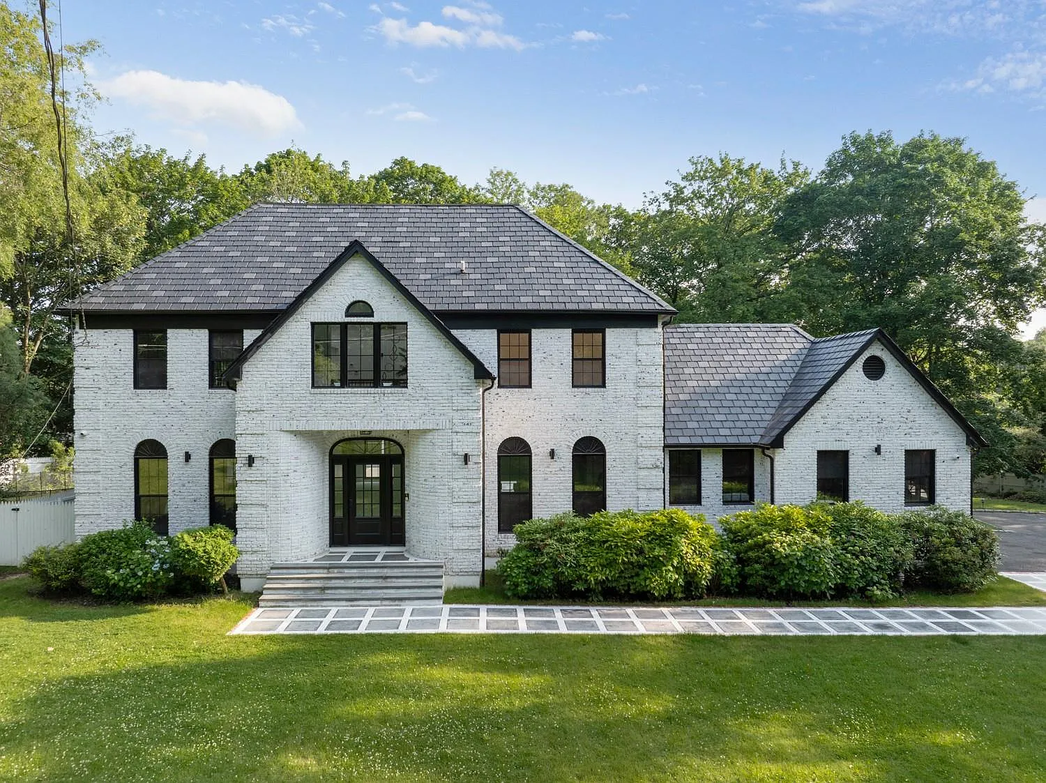 33 High Farms Road photo 1