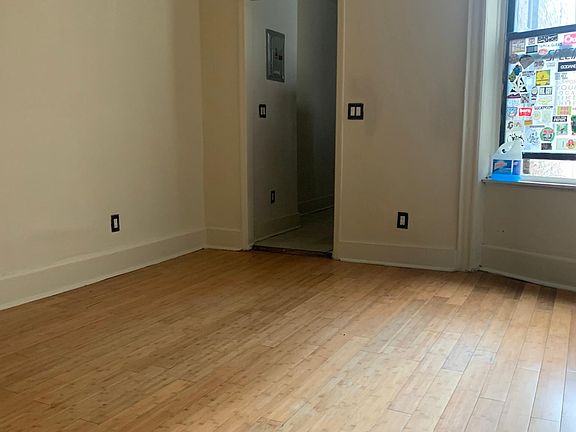 2nd image of 1139 Longfellow Ave APT 8