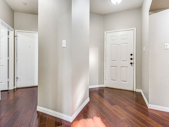 2nd image of 3005 Muirfield Dr