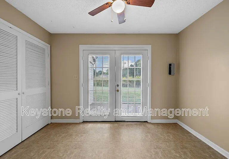 1070 Pembroke Oak Grove Rd #27 — Photo 5