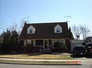 1511 Caryl Ct, Elmont, NY 11003