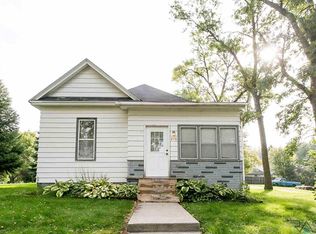 216 S Loban Ave, Colman, SD 57017