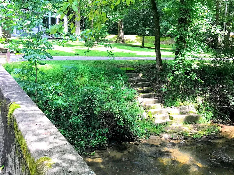 140 Cool River Dr — Photo 26