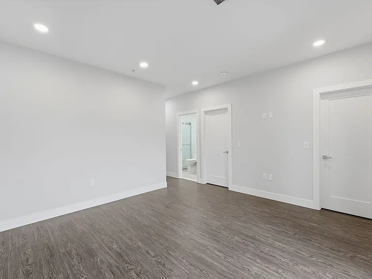 6114 Jackson St #2 — Photo 17