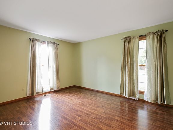 5th image of 403 N Thornwood Dr #403