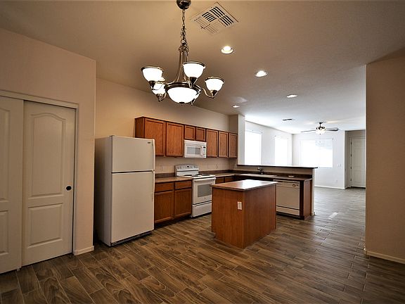 5th image of 3660 E Temecula Way