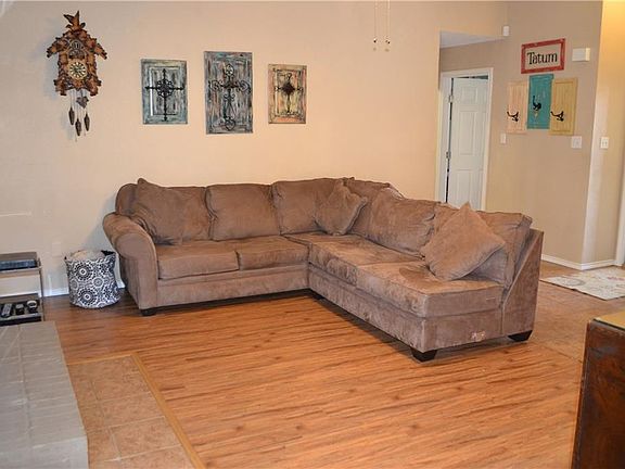 4th image of 623 Johnathon Ct