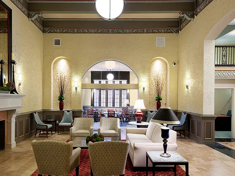 Valentine Apartments — Photo 1