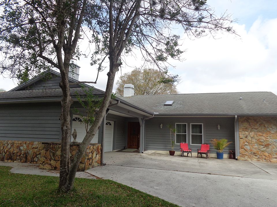 1st image of 605 Fayette Dr S