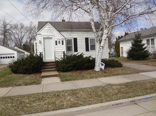 1639 Cedar St, Oshkosh, WI 54901
