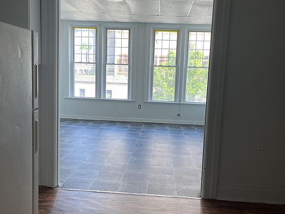 5th image of 212-218 E 2nd St #9