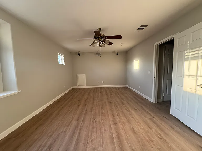 2871 Pinta Ct — Photo 31