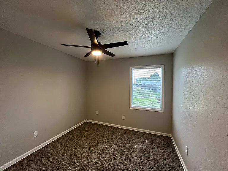 3980 Glenbrook St — Photo 11