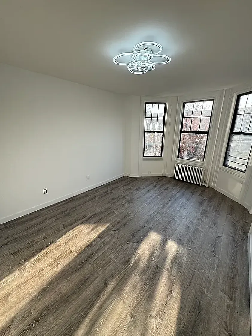 52 Hausman Street — Photo 1