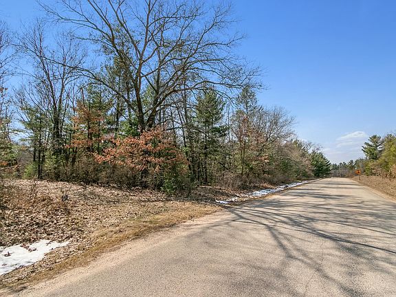 4th image of L10 Gillette Ave