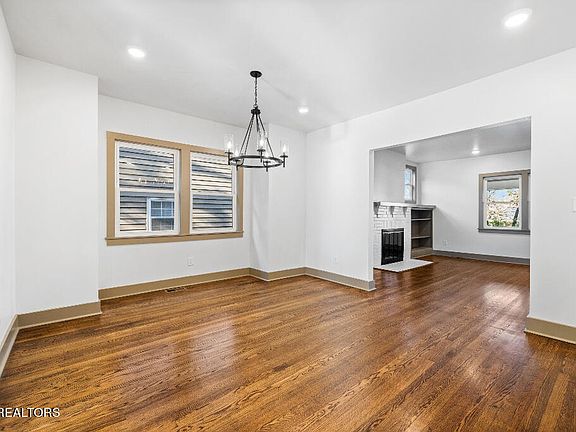 5th image of 2822 Linden Ave