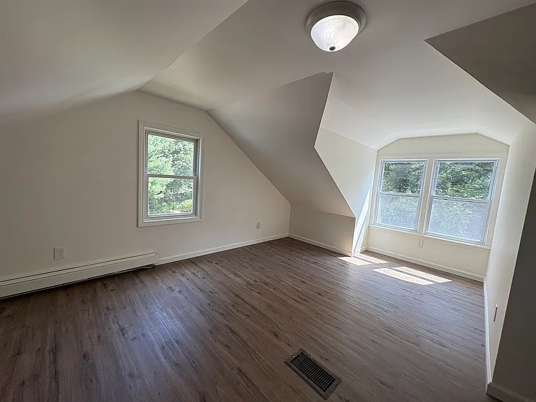 600 Wheelers Farm Rd — Photo 6