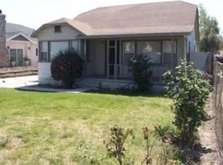 1222 E 9th St, Upland, CA 91786