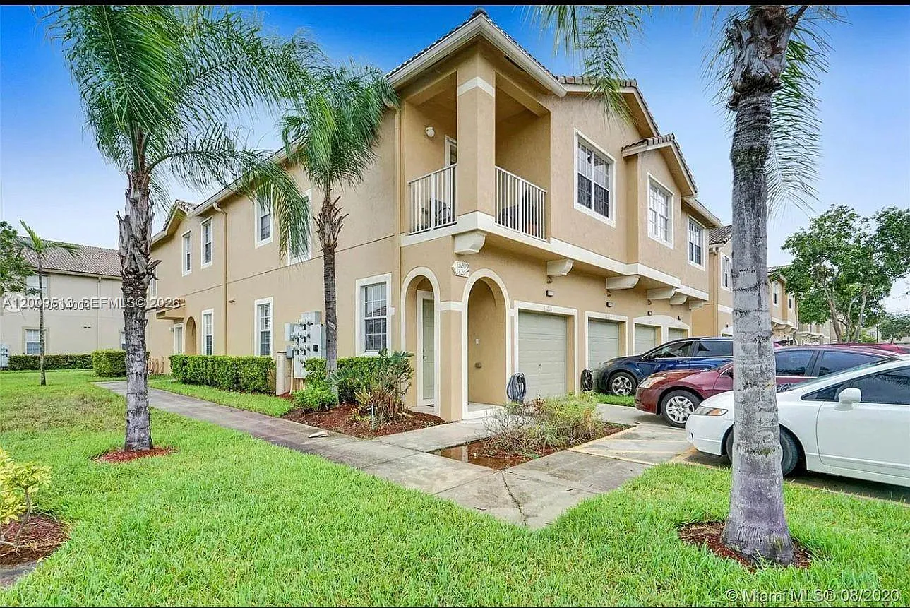 3 bed, 1250 sqft, $2,900 — Photo 2