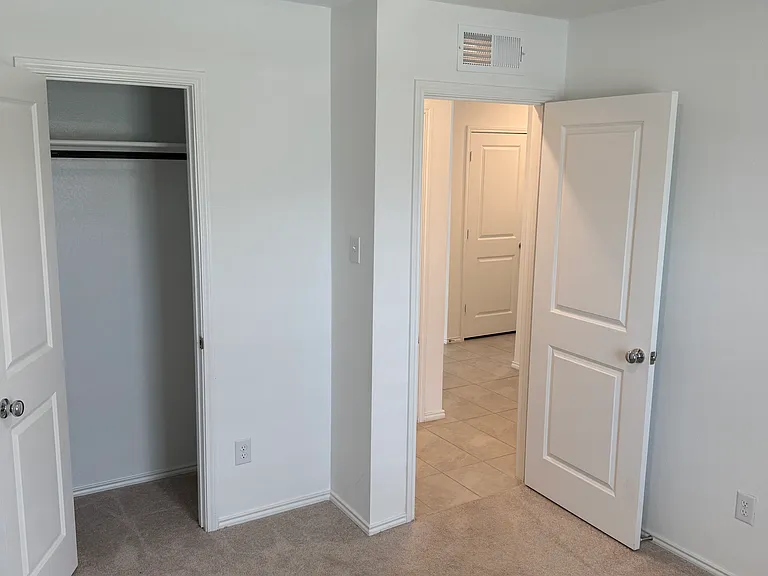 319 Ashbrook Way — Photo 6