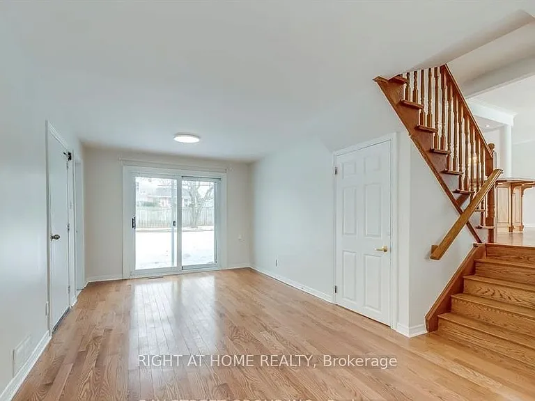 49 Rayne Ave — Photo 15